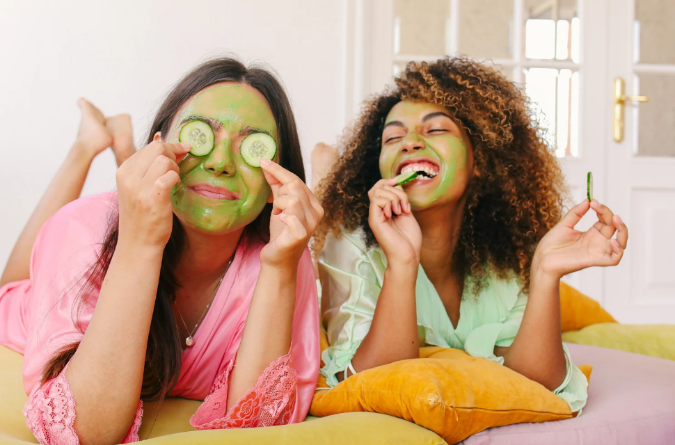 Como ficar mais bonita de rosto: 10 cuidados simples que fazem diferença
